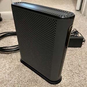 Motorola MG7700 24x8 modem /router